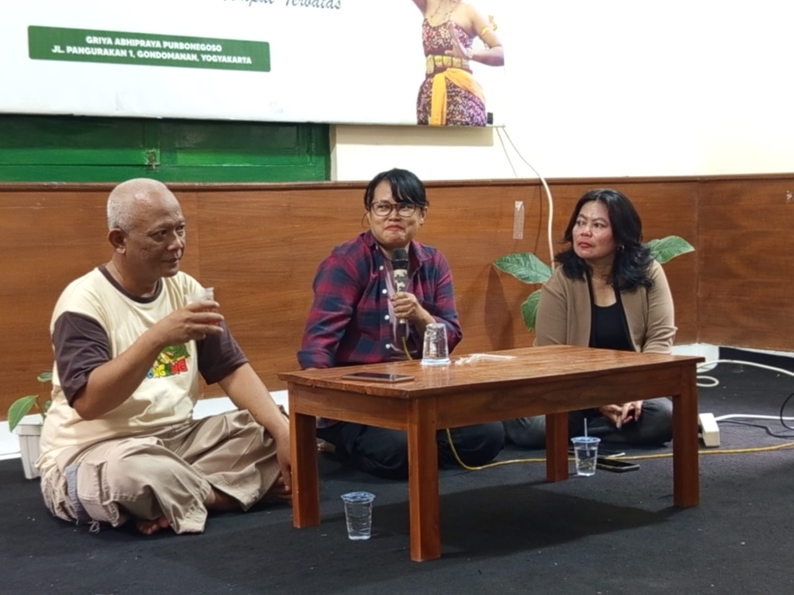 Bincang Sastra Satupena Yogyakarta Hadirkan Sastrawan Satmoko Budi ...