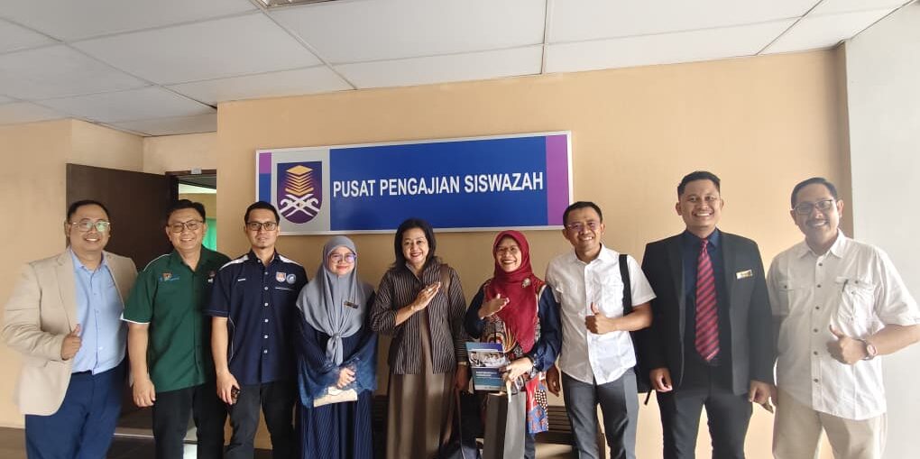 Kunjungan UST